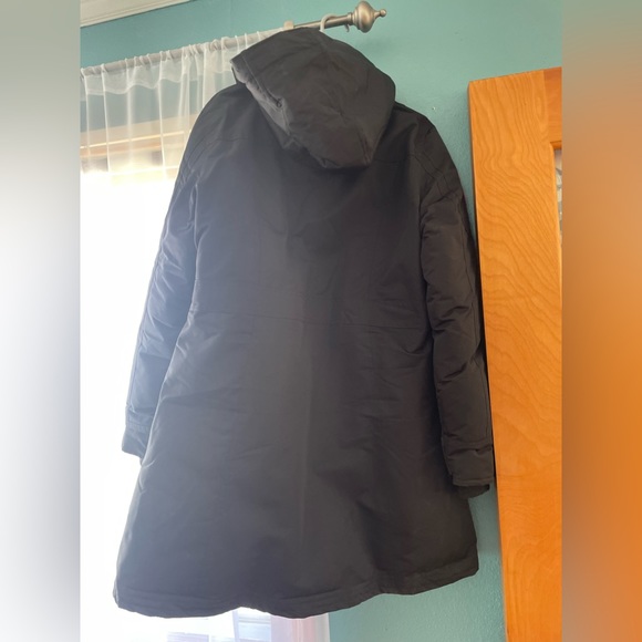 Canadian weather women’s jacket Large. Worn a handful of times, like new - Picture 2 of 2